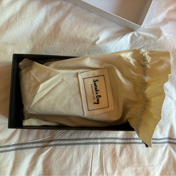 Embroidered NIGHT FEVER clutch - Picture 3 of 5